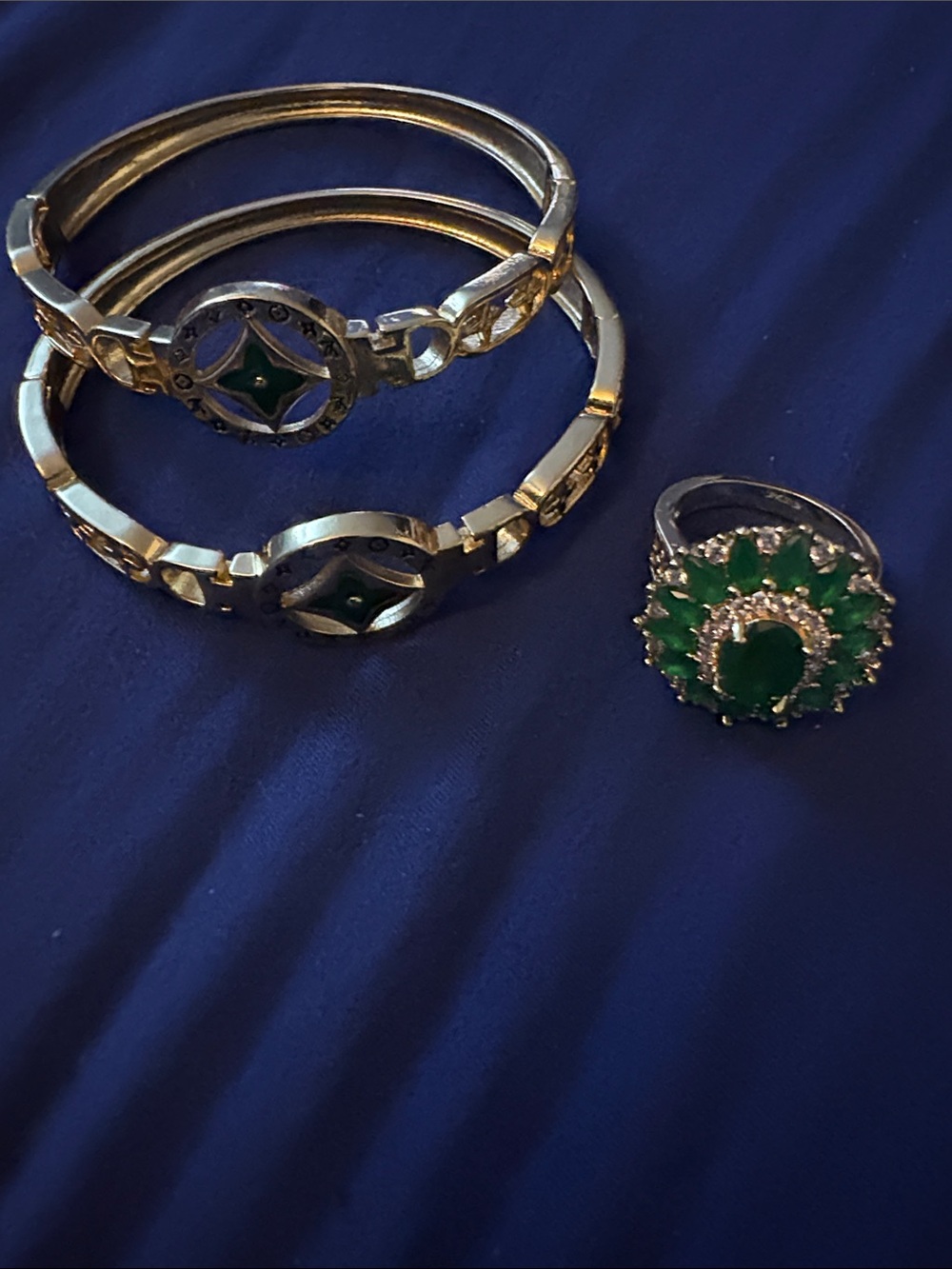 2pc Gold-Tone Bracelet Set and 1 Green Gemstone Ring - Elegant Women's Jewelry